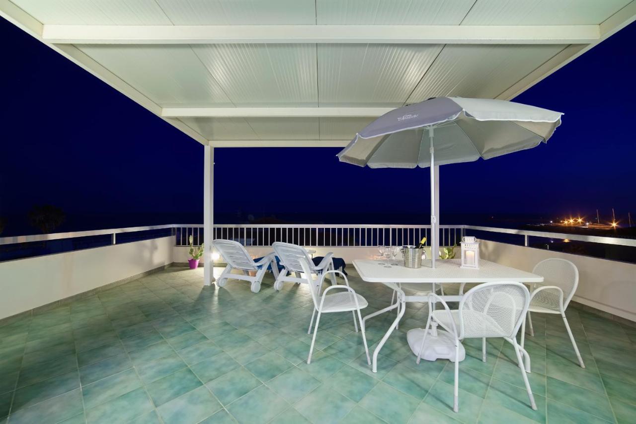 Archimede, Appartamento Con Vista In Centro A มารีนาดีรากูซา ภายนอก รูปภาพ