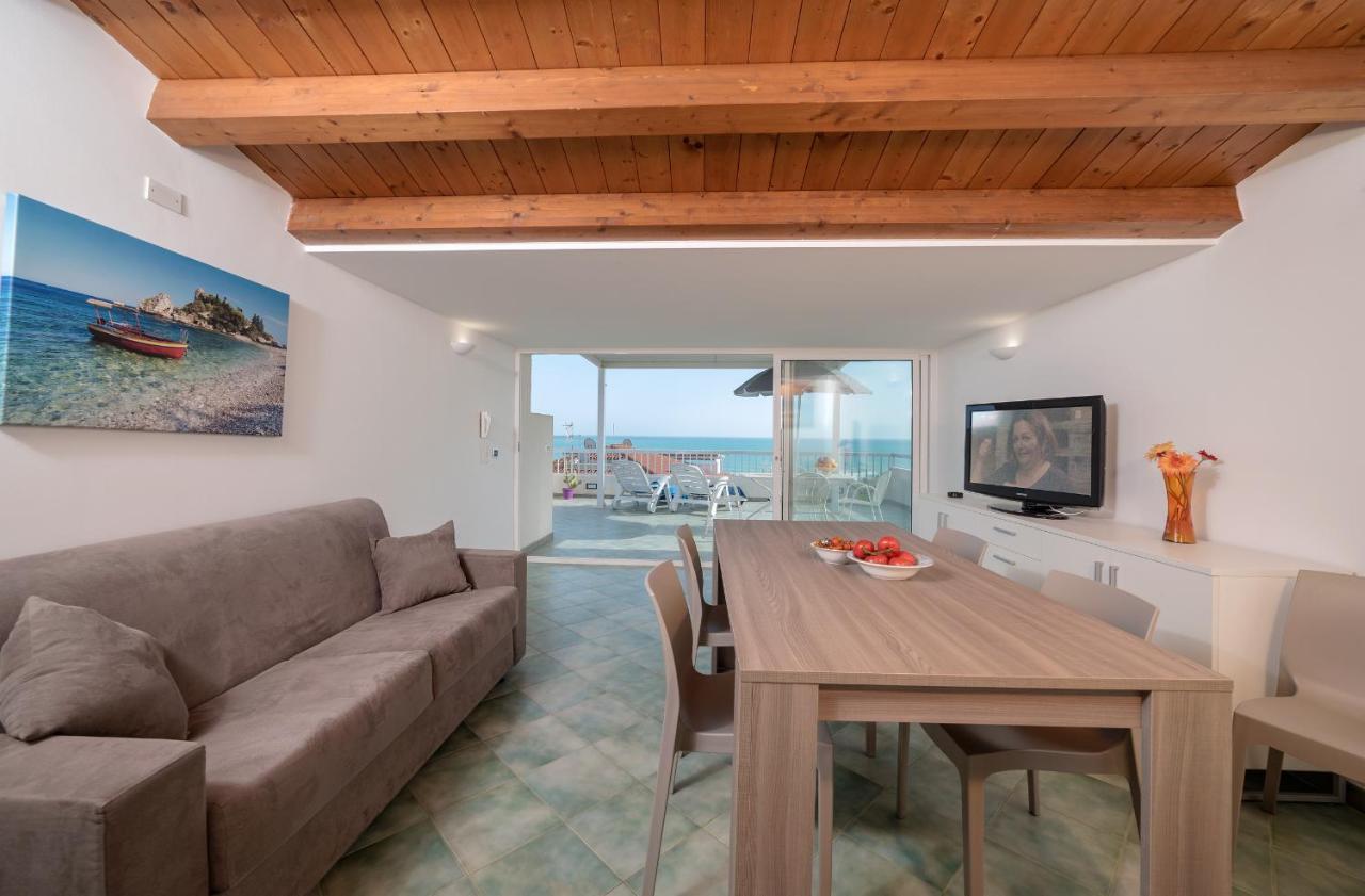Archimede, Appartamento Con Vista In Centro A มารีนาดีรากูซา ภายนอก รูปภาพ