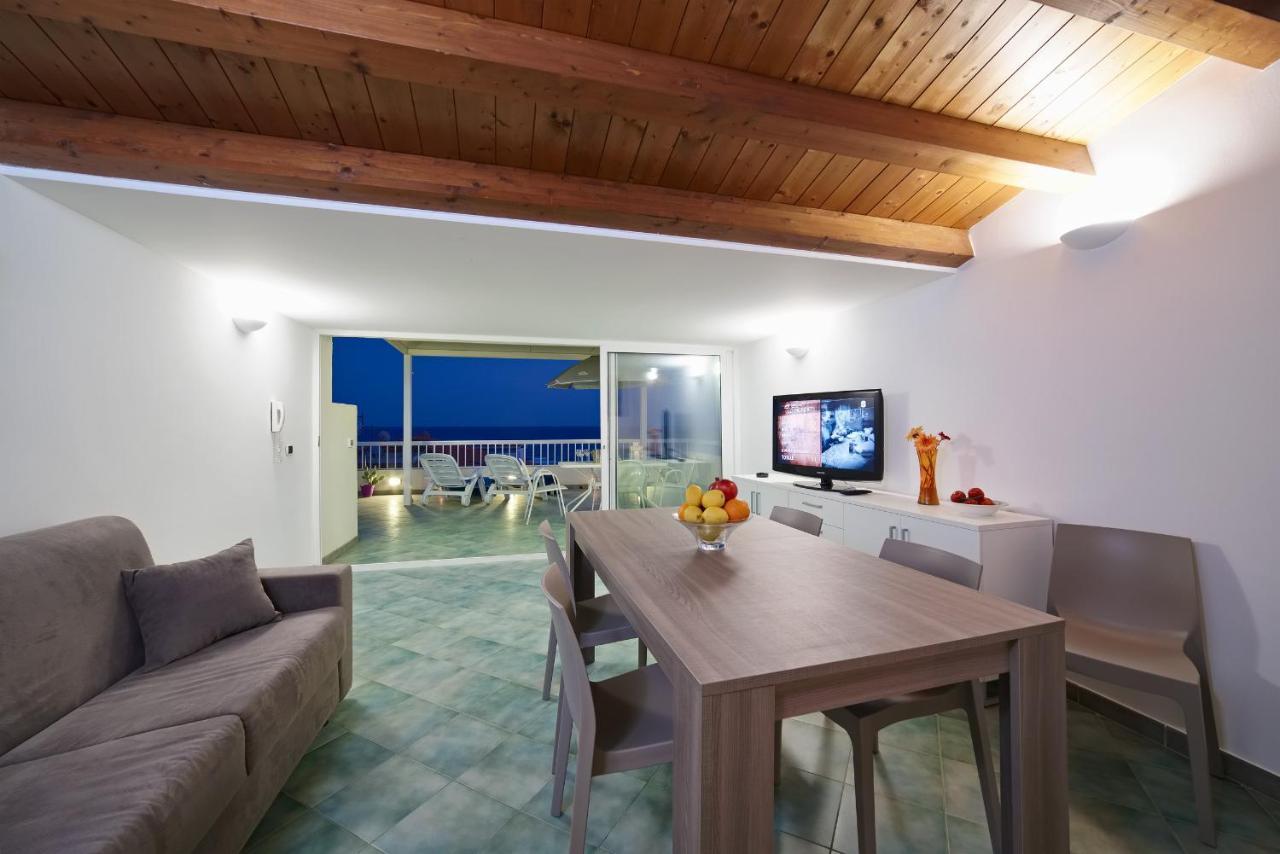 Archimede, Appartamento Con Vista In Centro A มารีนาดีรากูซา ภายนอก รูปภาพ